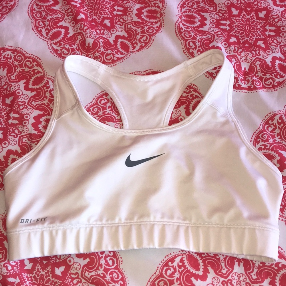 nike dri-fit sports bra